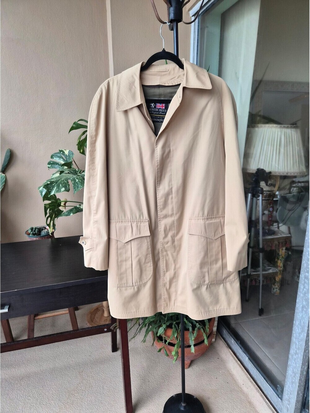 Vintage Austin Reed Regent Street Trench Coat 40R Plaid Lined Beige Raincoat